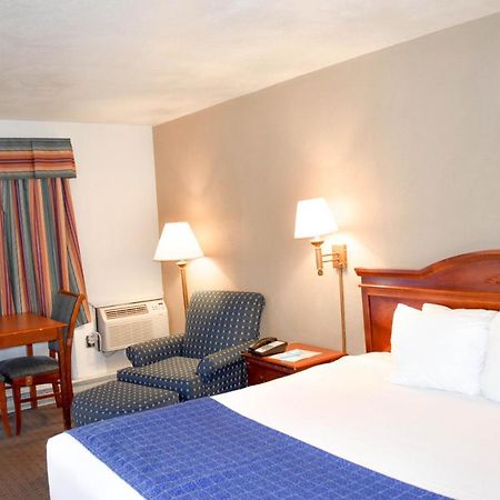Attleboro Motor Inn Экстерьер фото