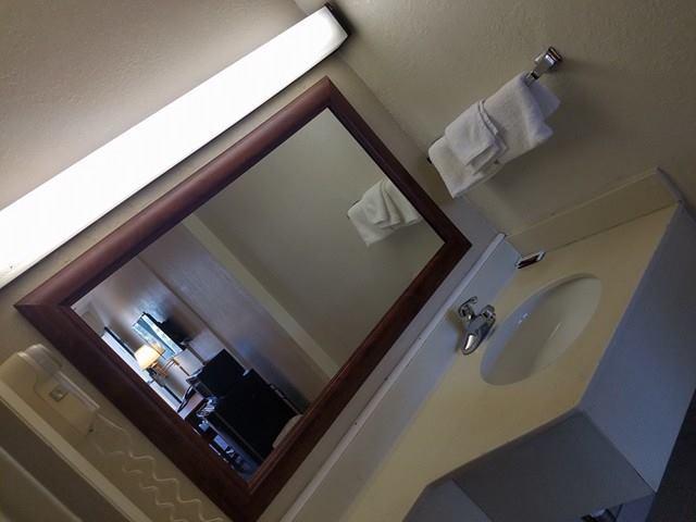 Attleboro Motor Inn Экстерьер фото